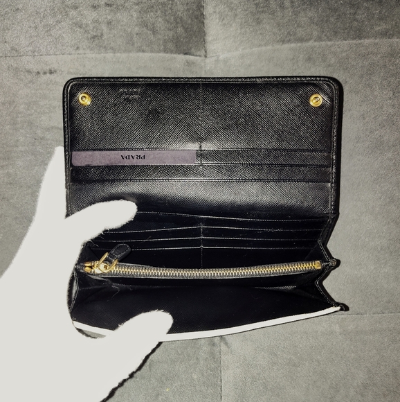 EUC PRADA SAFFIANO LEATHER BLACK & WHITE COLORBLOCK BI-FOLD LONG WALLET #224 - Picture 15 of 17